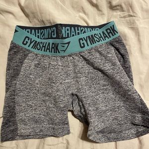 Shorts - Gymshark - size M